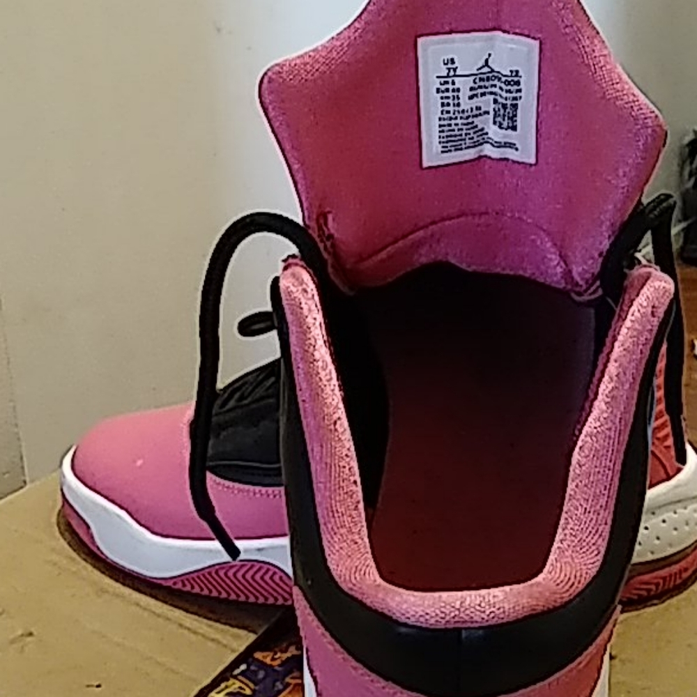 Air Jordan - Picture 2 of 3